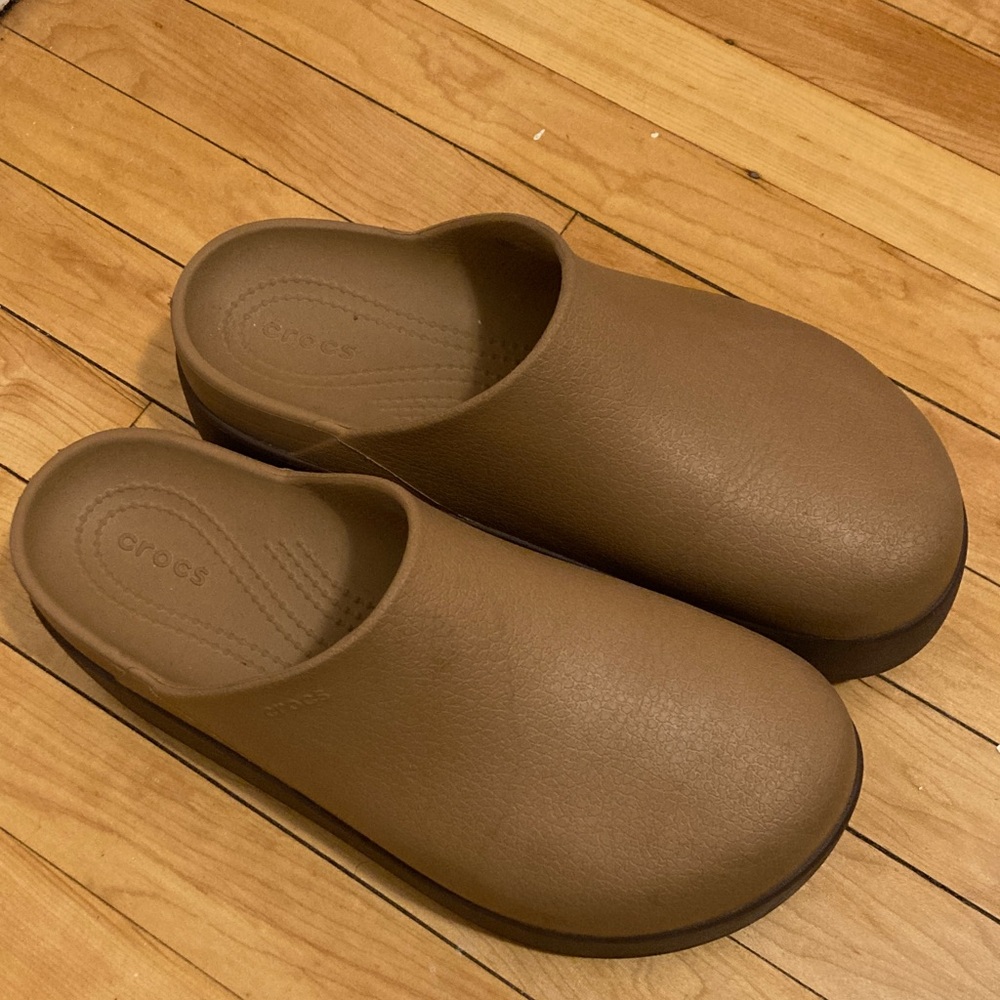 CROCS Platform Dylan Clogs